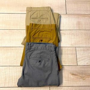 Bundle of 3 men’s Gap Slim Fit Pants 32x34